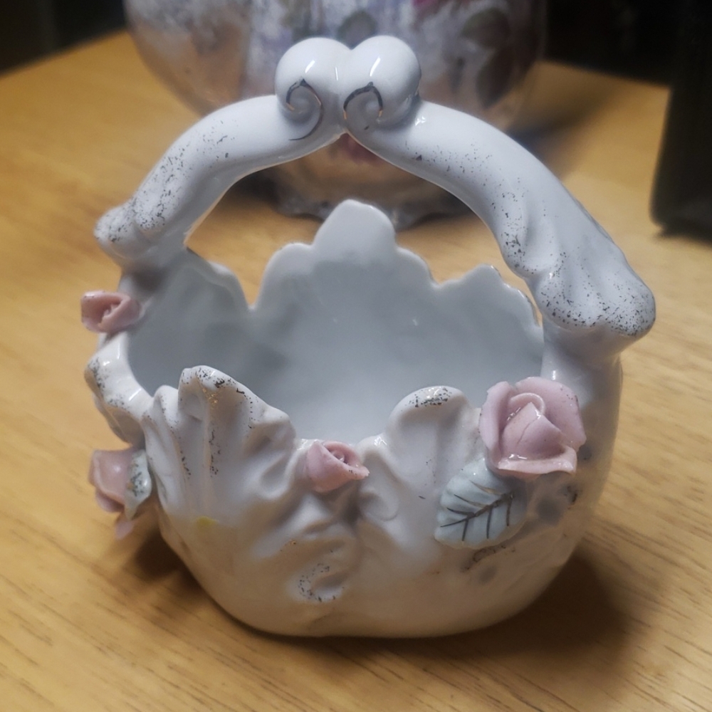 Japanese Cabbage Leaf Porcelain Basket